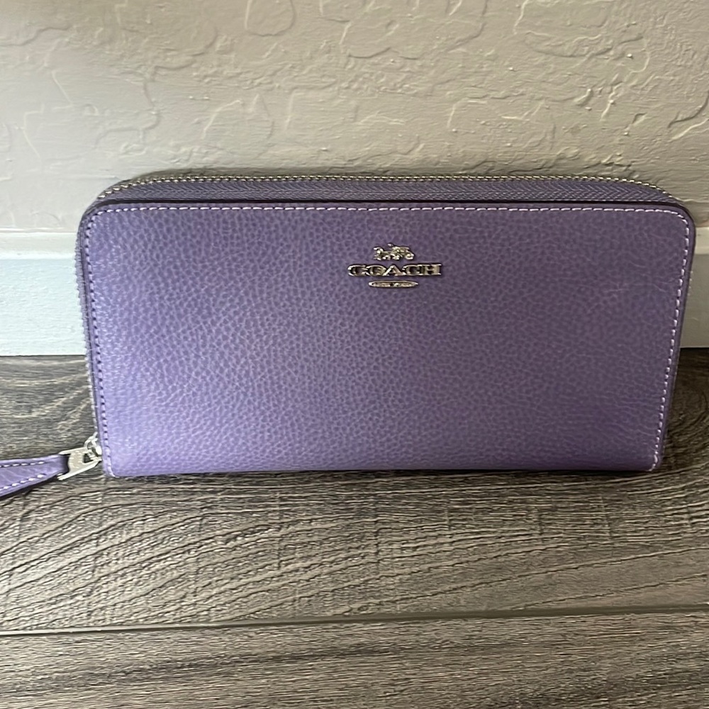 COPY - Purple Coach wallet